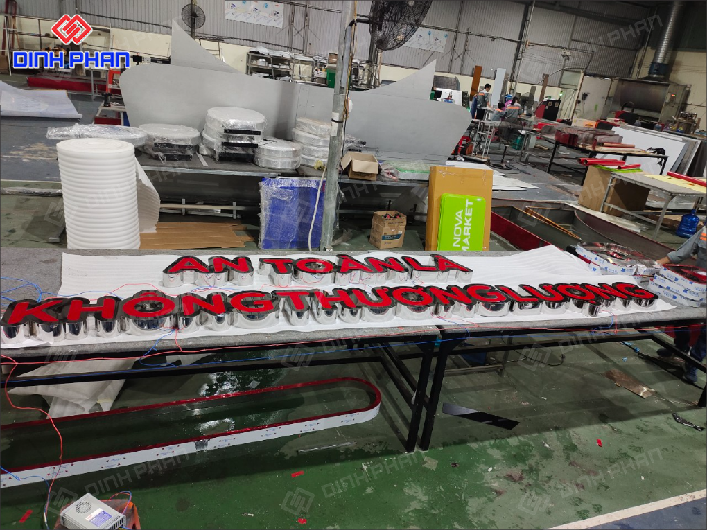 Chữ inox mặt mica