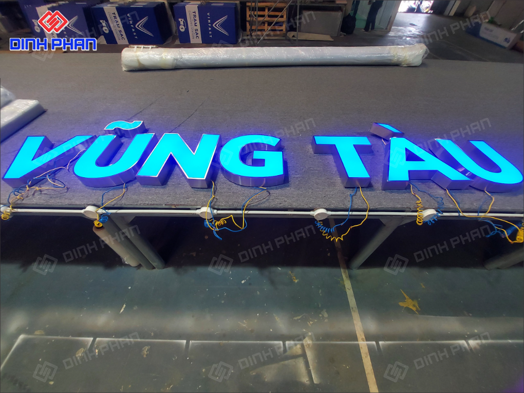 Chữ inox mặt mica