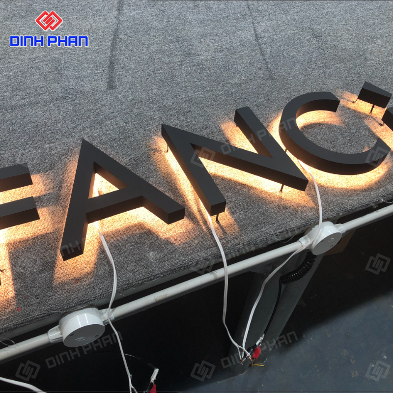 Chữ inox sáng chân