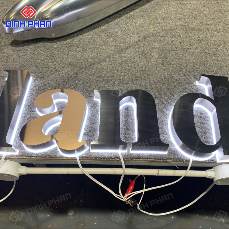 Chữ inox sáng chân