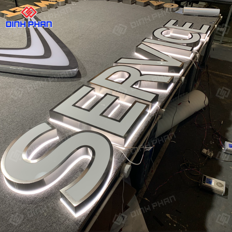 Chữ inox sáng chân