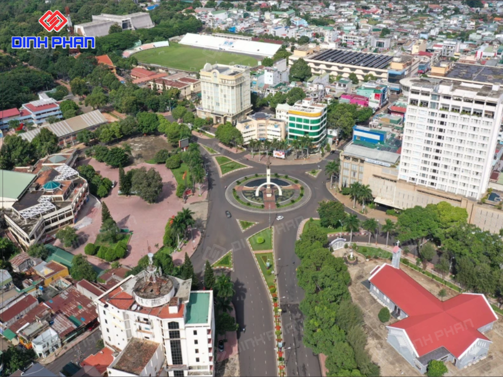 Nhà phố hiện đại và nội thất BMT