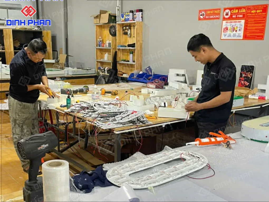 Đóng quầy bar BMT giúp không gian gọn đẹp và nổi bật hơn