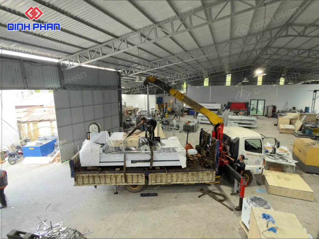 Thi công shop BMT đẹp, hiện đại, thu hút khách