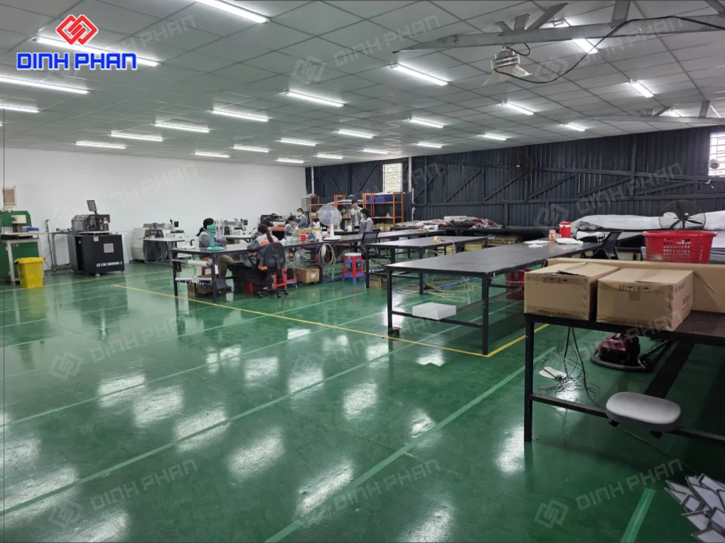 Thi công shop BMT đẹp, hiện đại, thu hút khách