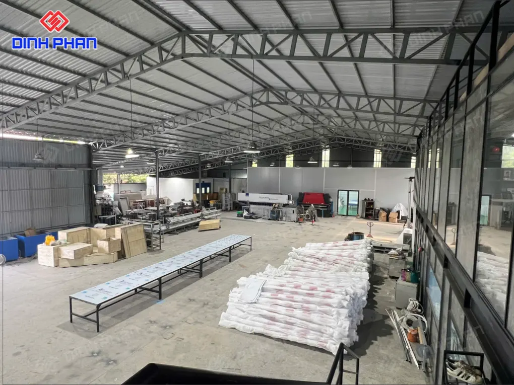 Thi công shop BMT đẹp, hiện đại, thu hút khách